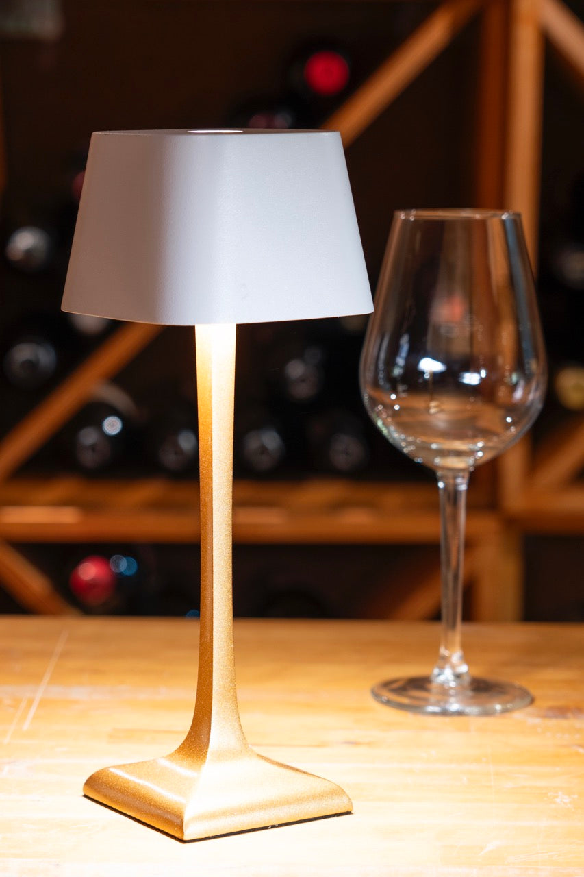 A CA MIA GLAPHYRA BIANCA. Lampada da Tavolo Led Ricaricabile Senza Fili.